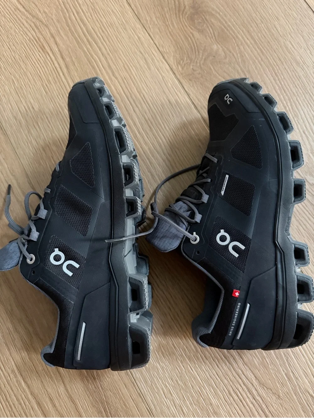 On Cloudventure Waterproof Trail Running Shoes Mens 9 Black Grey Hiking